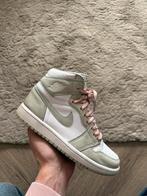 Nike air jordan 1 high seafoam 37.5, Kleding | Dames, Schoenen, Ophalen of Verzenden, Zo goed als nieuw, Zwart, Sneakers of Gympen