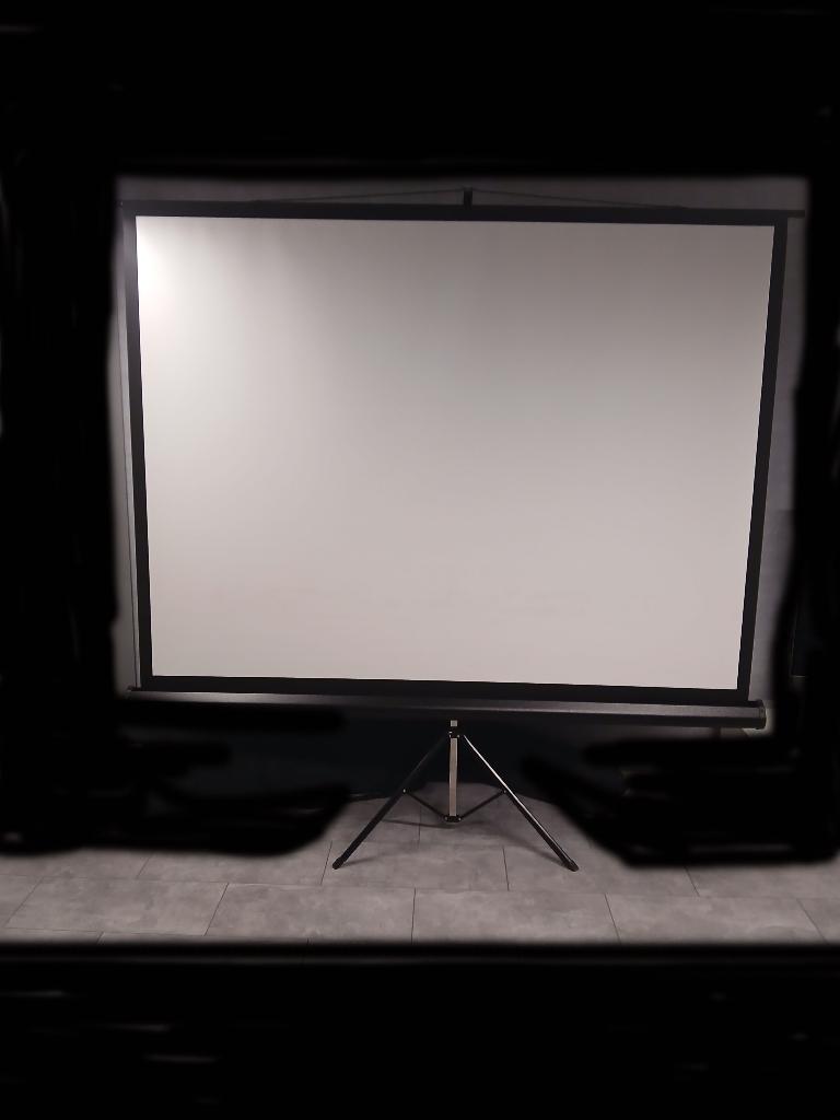 iVisions Tripod Projectiescherm (200cm x 150cm), Ophalen, Handmatig, Gebruikt