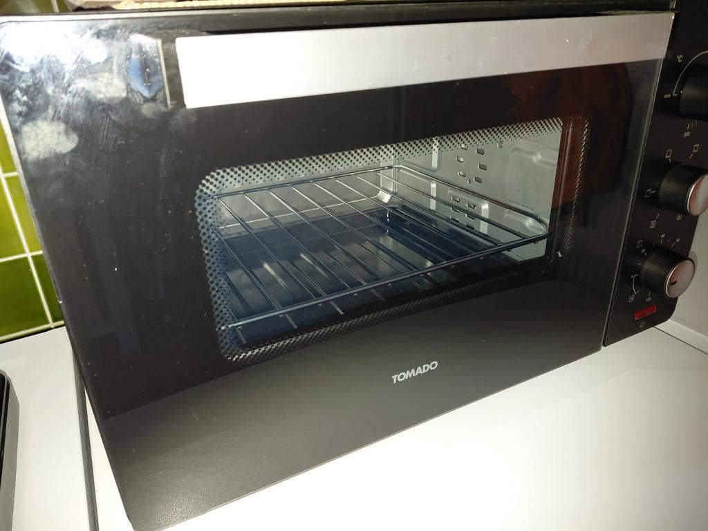 Tomado hetelucht oven TEO3000B als nieuw, Witgoed en Apparatuur, Ovens, Ophalen, Zo goed als nieuw, Minder dan 45 cm