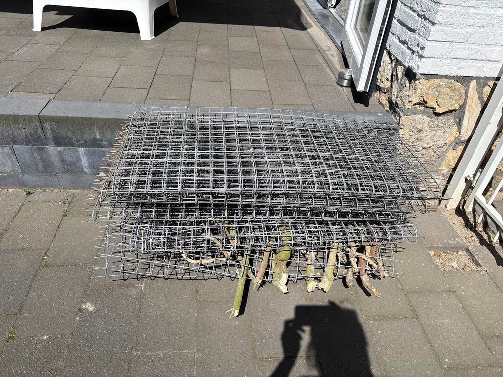 Oud ijzeren rekken gratis af te halen, Ophalen, Gebruikt, Minder dan 10 meter, Raster