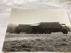 Vintage Foto: Legertrucks met Tent in het Veld, Ophalen of Verzenden