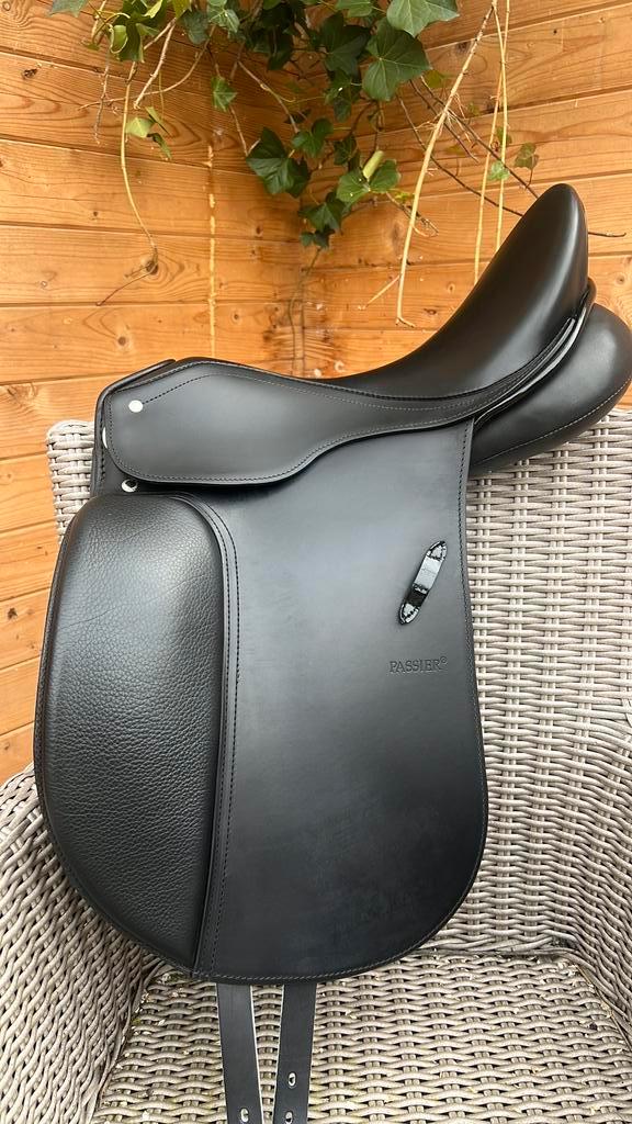 Passier Compact Comfort 17,5” NIEUW/DEMO-RUILEN?, Dieren en Toebehoren, Paarden en Pony's | Zadels, Zo goed als nieuw, Dressuur