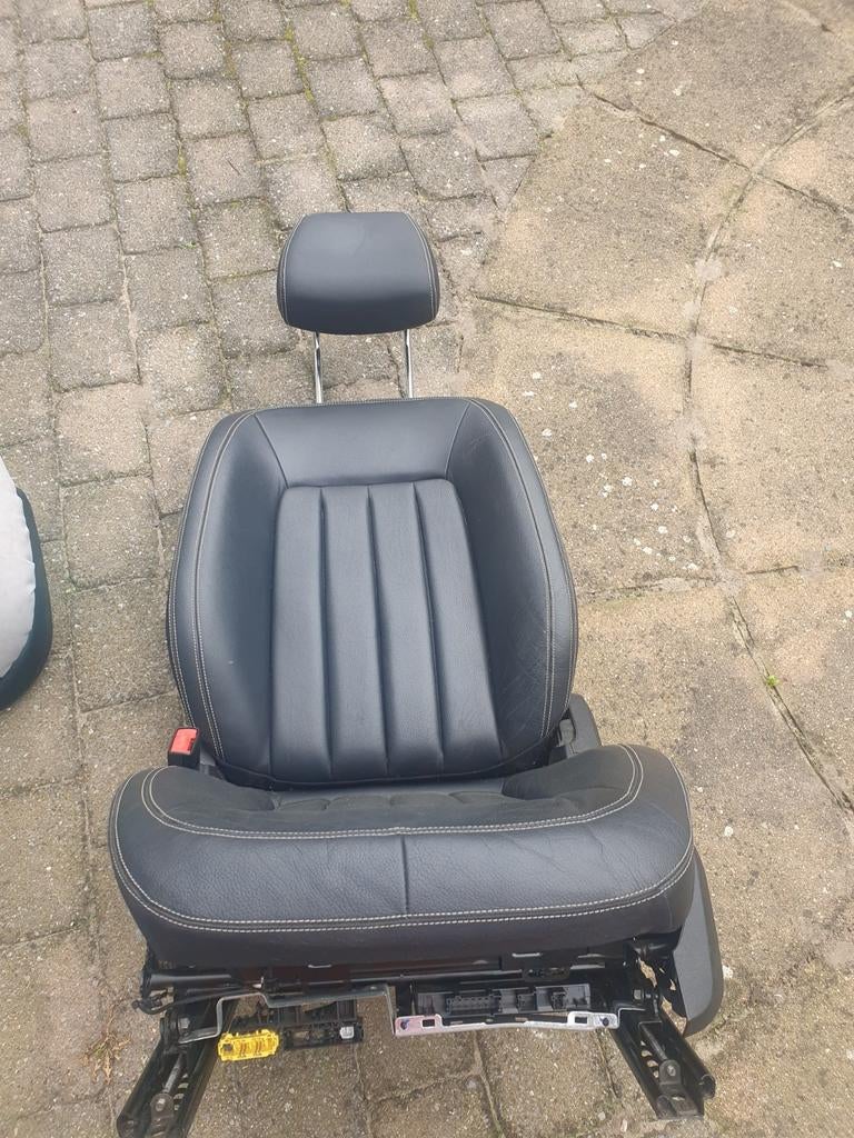 Linker voorstoel compleet Mercedes CLS (2013), Ophalen of Verzenden