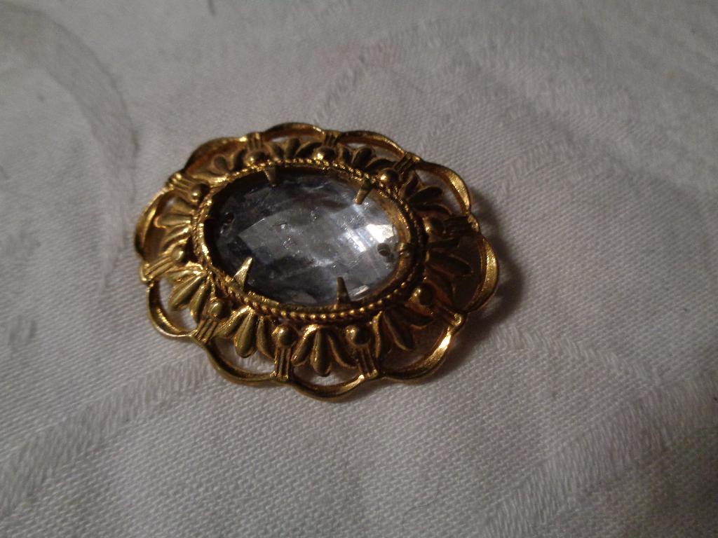 gouden broche(klaver 1) is gewoon 585 =14 karaat goud, Sieraden, Tassen en Uiterlijk, Antieke sieraden, Ophalen of Verzenden, Goud