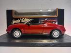 Alfa Romeo Spider convertible rood Maisto metal 1:18 KRD, Hobby en Vrije tijd, Modelauto's | 1:18, Ophalen of Verzenden, Zo goed als nieuw