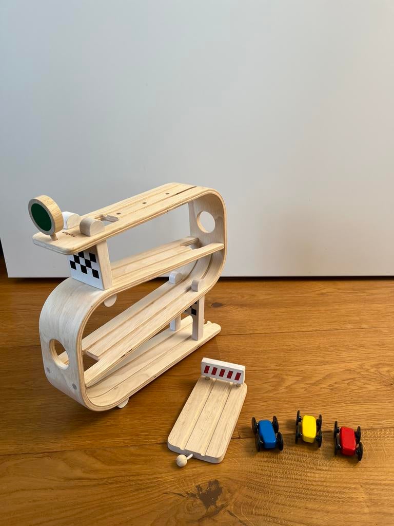 Houten achterbaan racebaan ramp racer Plan Toys, Ophalen of Verzenden, Zo goed als nieuw
