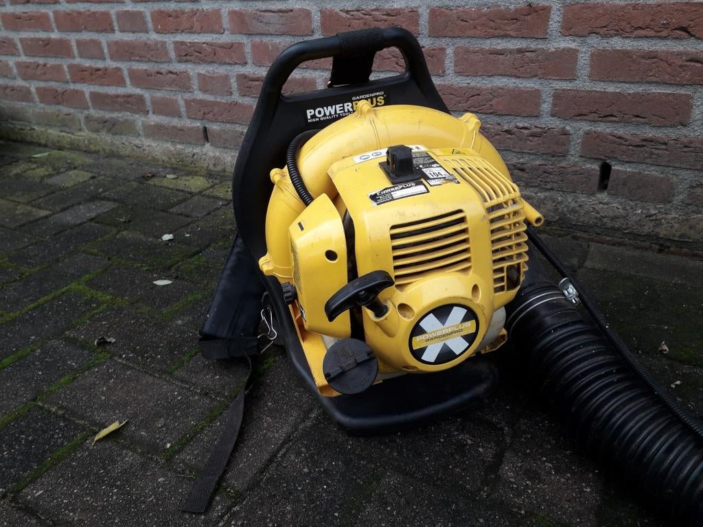 Powerplus Ruggedragen Bladblazer, Tuin en Terras, Ophalen, Benzine, Gebruikt, Ruggedragen