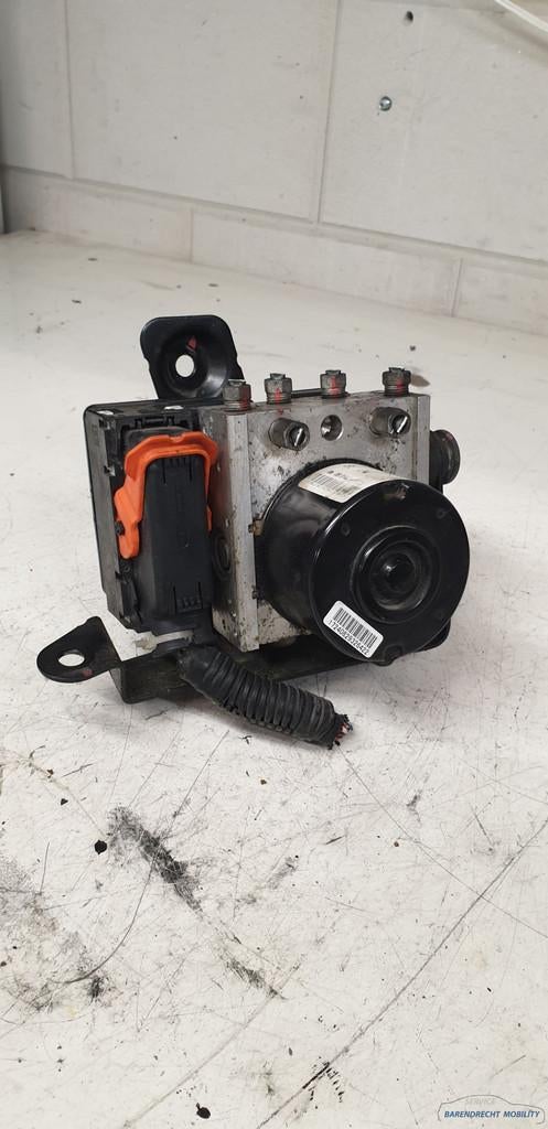 ABS pomp Opel Agila B Suzuki Splash 06.2102-1825.4 origineel, Gebruikt, Bahnhofsplatz 1
65423  Russelsheim am Main, DE, Opel Automobile GmbH