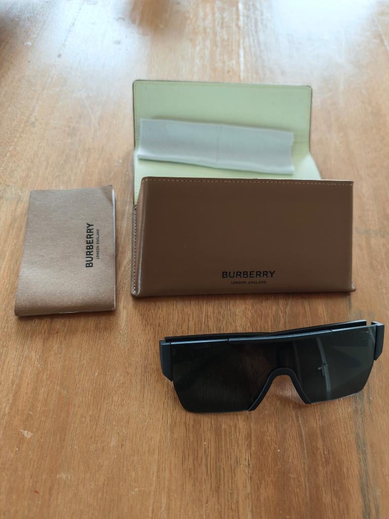 Burberry zonnebril, Overige merken, Zonnebril, Zwart, Nieuw