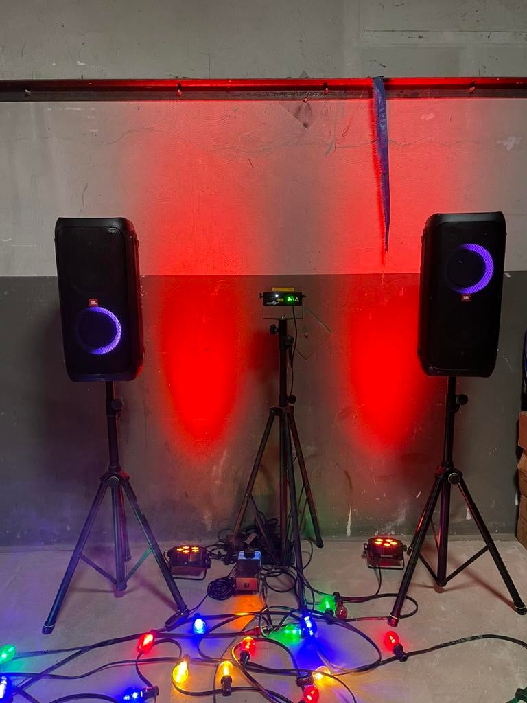 Complete geluidsset met lichtset te huur! JBL310, Ophalen of Verzenden, Zo goed als nieuw, Overige