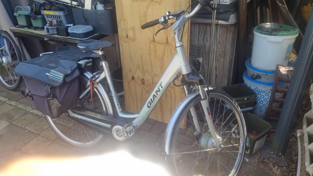 Giant e bike, Ophalen of Verzenden, Zo goed als nieuw, Giant