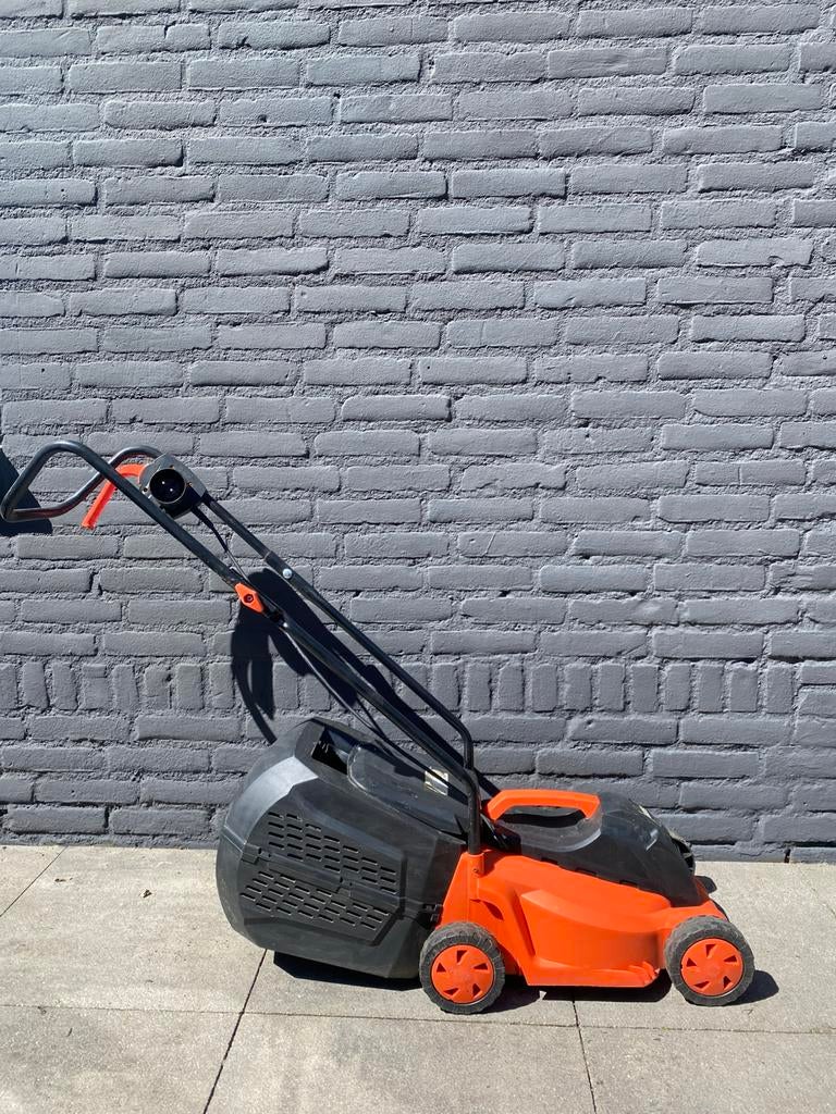 Elektrische grasmaaier KOS – 1000W – 32 cm – goed werkend, Tuin en Terras, Grasmaaiers, Gebruikt, Ophalen of Verzenden