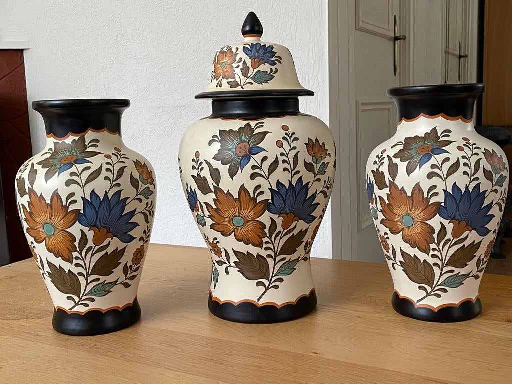 3-delig kaststel met bloemmotief, Ophalen