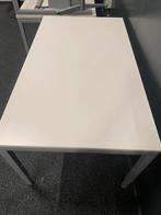 Buro wit 1.60 /0.90. In hoogte verstelbaar., Huis en Inrichting, Bureaus, Ophalen, In hoogte verstelbaar, Zo goed als nieuw