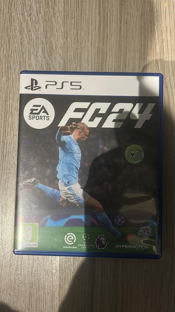 FC 24 PS5 - Zo goed als nieuw, Eén computer, Ophalen of Verzenden, Zo goed als nieuw, Sport
