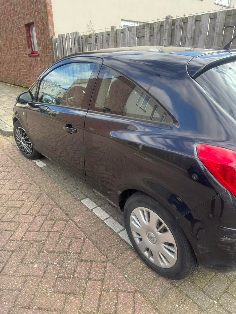 Opel Corsa 1.2 16V 3D 2008 Zwart, Auto's, Opel, Voorwielaandrijving, 450 kg, 40 €/maand, Zwart