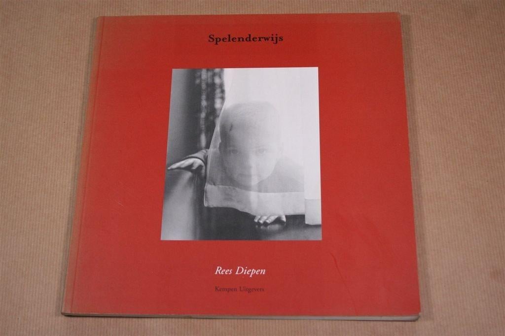 Spelenderwijs — Kinderfoto's van Rees Diepen, Ophalen of Verzenden, Zo goed als nieuw, Fotografen