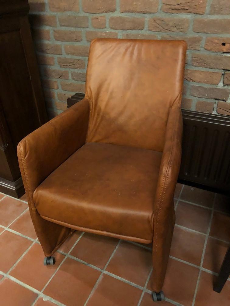4 LEDEREN ARMSTOELEN - EETKAMERSTOELEN met wielen, Ophalen, Bruin, Druten, Anker