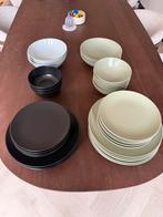 IKEA Servies: Dinerborden, ontbijtborden en bakjes, Ophalen, Gebruikt, Keramiek, Effen