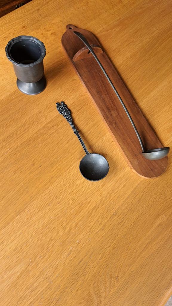 Antiek tinnen engeltjes tin Lepel Beker Soeplepel op plankje, Antiek en Kunst, Antiek | Tin, Ophalen