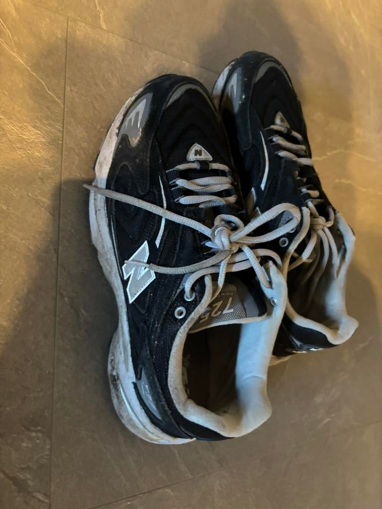 Herenschoenen New Balance 725 Black, Sport en Fitness, Korfbal, Ophalen, Gebruikt, Schoenen