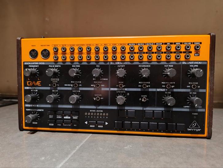 Behringer Crave synthesizer defect, Muziek en Instrumenten, Synthesizers, Overige aantallen, Overige merken, Ophalen of Verzenden