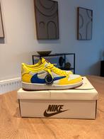 Nike x Travis Scott Canary, Ophalen of Verzenden, Zo goed als nieuw, Sneakers of Gympen