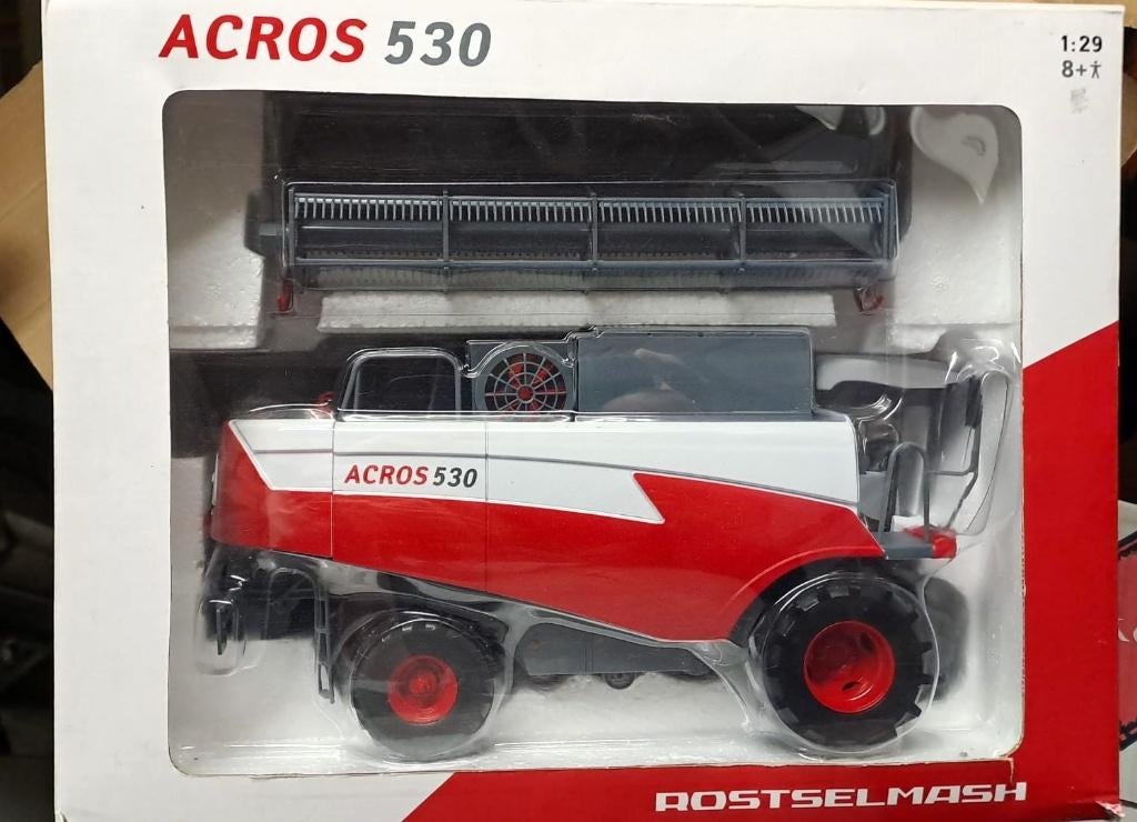 Rostselmash acros 530 combine    (siku - britains), Hobby en Vrije tijd, Modelauto's | 1:32, Ophalen of Verzenden, Nieuw, Tractor of Landbouw