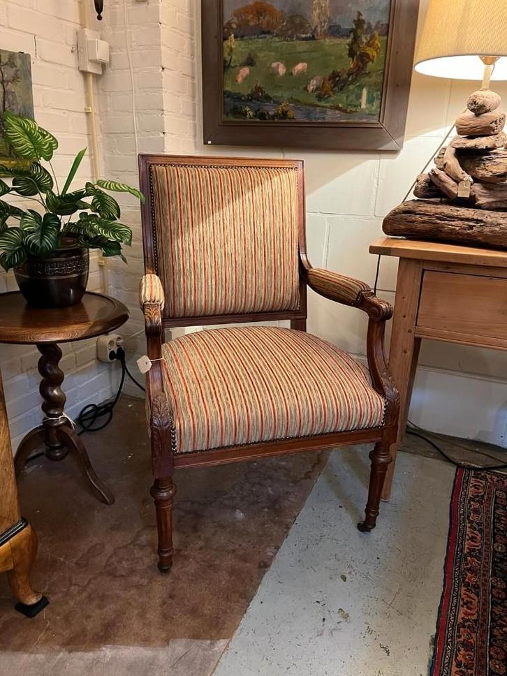 64) Prachtige antieke armstoel, Louis XVI., Antiek en Kunst, Antiek | Meubels | Stoelen en Banken, Ophalen