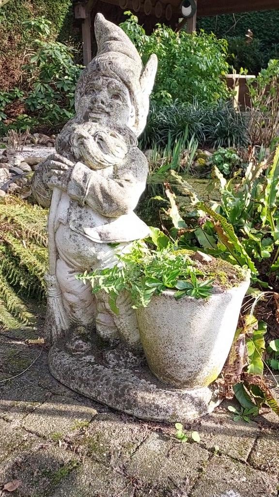 Grote tuinkabouter met pot, Tuin en Terras, Tuinbeelden, Ophalen, Gebruikt, Beton, Tuinkabouter