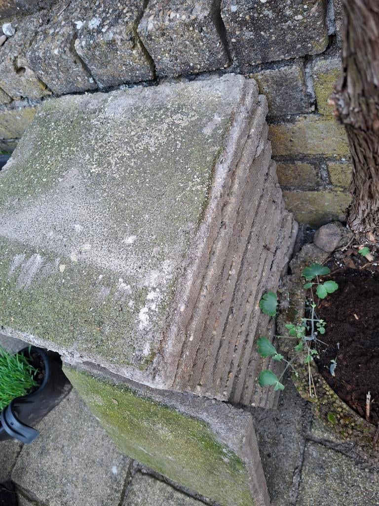 Gratis af te halen: 50 gebruikte tegels 40x40 cm, Tuin en Terras, Tegels en Klinkers, Gebruikt, Beton, Terrastegels, 5 tot 10 m²
