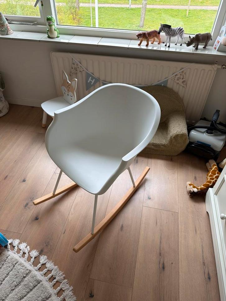 Witte kuip/schommelstoel., Huis en Inrichting, Stoelen, Zo goed als nieuw, Eén, Kunststof, Wit, Ophalen