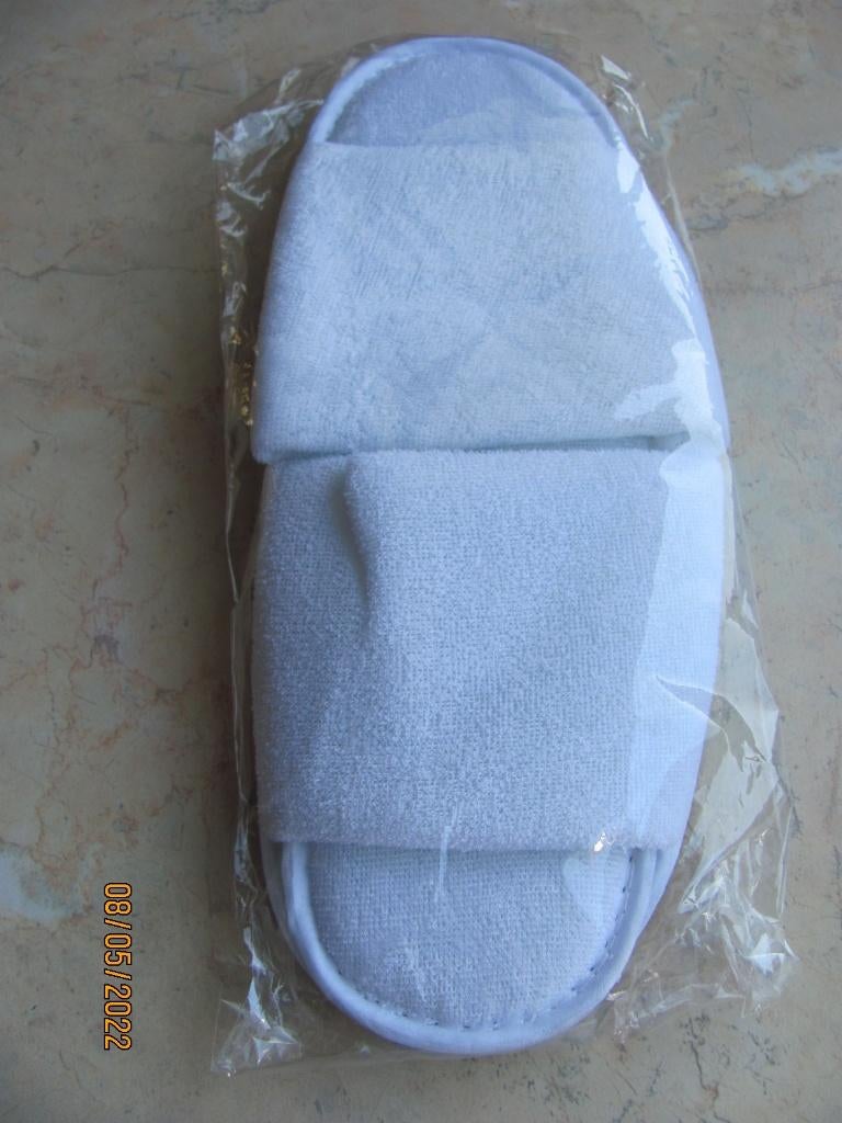 NIEUW witte badstof SLIPPERS sauna hotel uniseks mt 40 - 42, Ophalen of Verzenden, Nieuw, Toebehoren