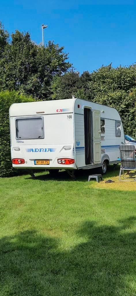Caravan adria adora 432 ps 2005, Caravans en Kamperen, Caravans, Particulier, tot en met 4, Rondzit, Adria, Douche, Fietsenrek