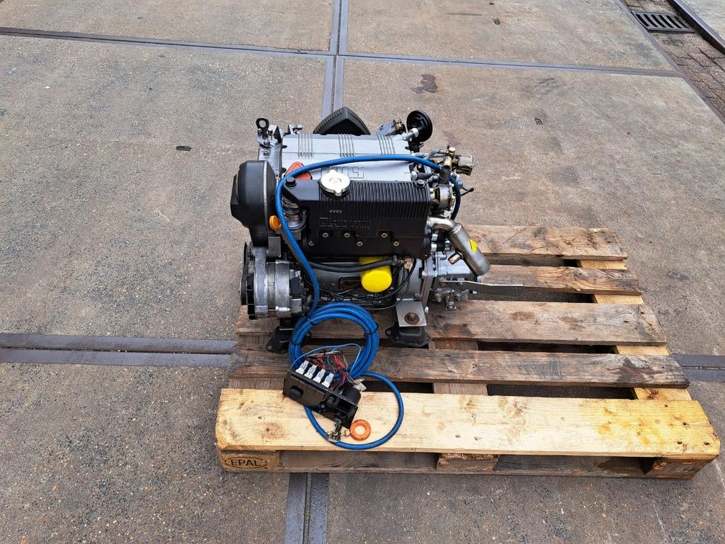 Lombardini 3 cilinder marine inclusief keerkoppeling, Watersport en Boten, Ophalen, Diesel, 10 tot 30 pk