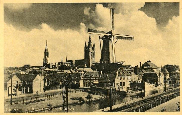 DELFT – Panorama Delft met Molen De Roos 1955 (DV021), Verzamelen, Ansichtkaarten | Nederland, Ongelopen, Zuid-Holland, 1940 tot 1960