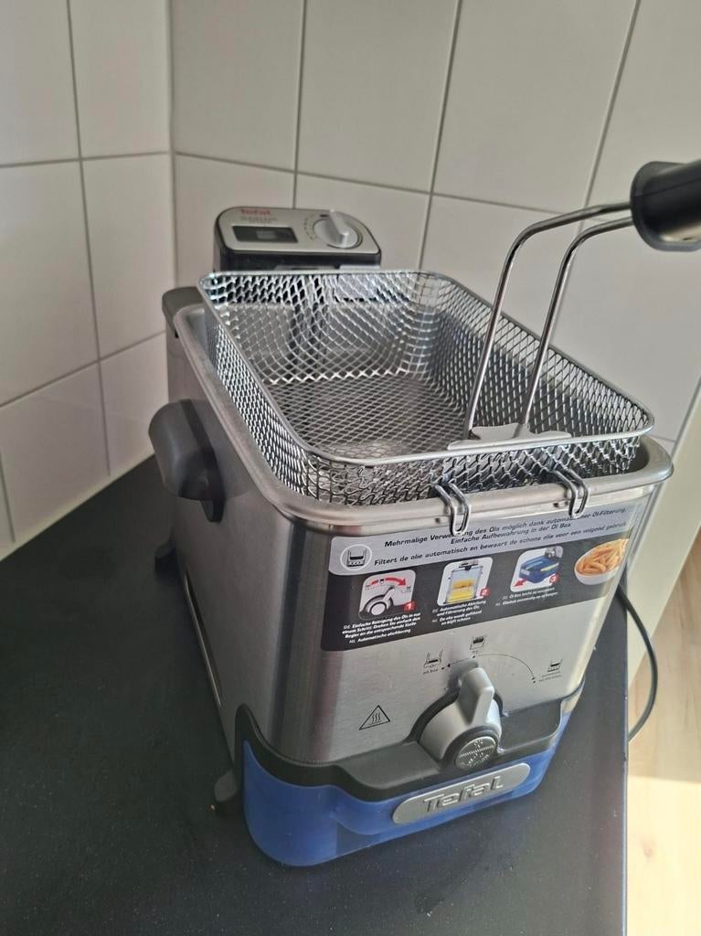 Tefal Friteuse - Zo goed als nieuw, slechts 3 keer gebruikt, 4 liter of meer, Ophalen, Zo goed als nieuw