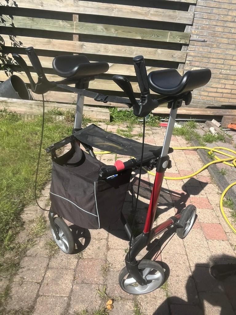 Navigator Rollator Met Onderarmschalen, Diversen, Rollators, Ophalen, Lichtgewicht, Zo goed als nieuw