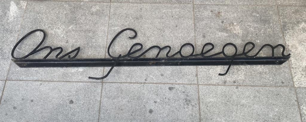 zgan gevel woord letters / gevelletters ‘Ons Genoegen’, Ophalen