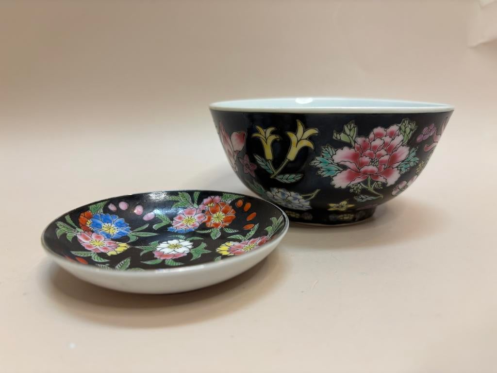 Chinese porseleinen kom en schoteltje, Famille Noir, Ophalen of Verzenden