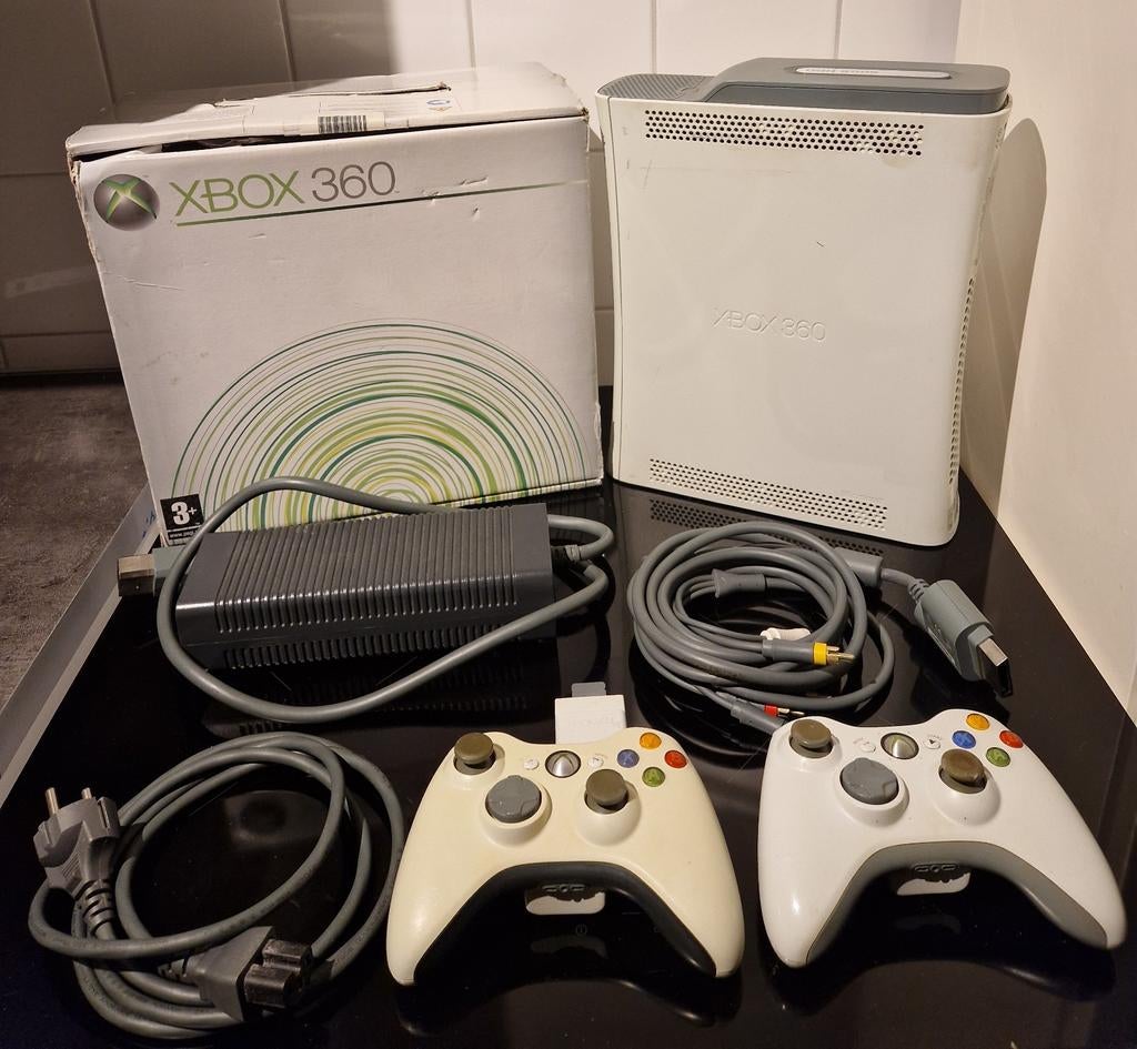 Xbox 360 Premium 60GB Bundle (HDMI) - Boxed -, Spelcomputers en Games, Spelcomputers | Xbox 360, Gebruikt, 60 GB, Met 2 controllers