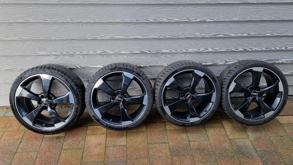 Audi RS3 19 inch OEM rotor velgen breedset zgan zomerbanden, Ophalen