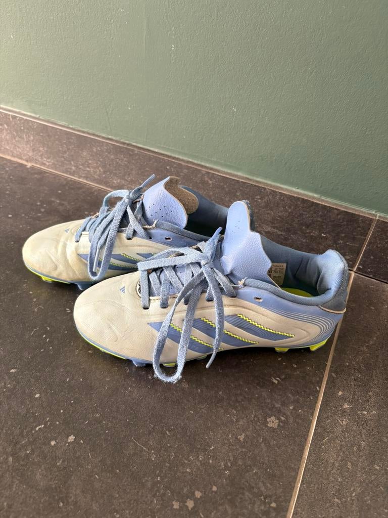 Voetbalschoenen kids maat 33 Adidas Copa, Sport en Fitness, Voetbal, Maat XS of kleiner, Ophalen, Zo goed als nieuw, Schoenen