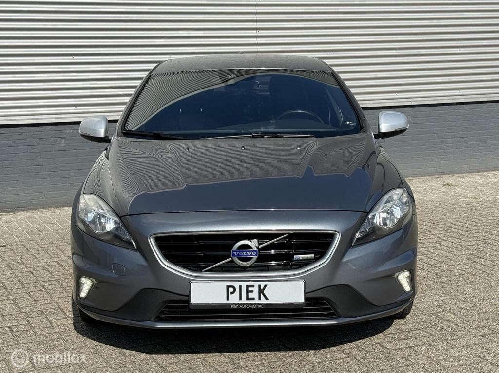 Volvo V40 2.0 D4 R-Design EXPORTPRIJS!, Auto's, Volvo, Voorwielaandrijving, Euro 5, Gebruikt, Bedrijf