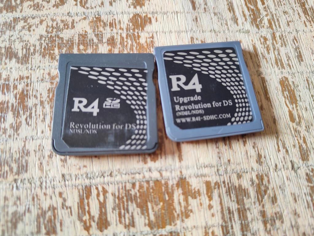 2x Nintendo DS R4 kaartjes, 1 speler, Ophalen of Verzenden, Zo goed als nieuw, Vanaf 3 jaar
