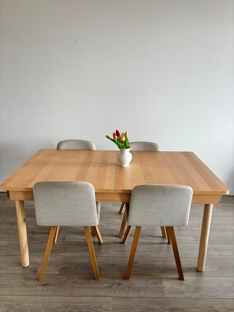 Dining Table with 4 chairs for Sale in Hoofddorp Centrum, Ophalen of Verzenden, Zo goed als nieuw, Rechthoekig, 50 tot 100 cm
