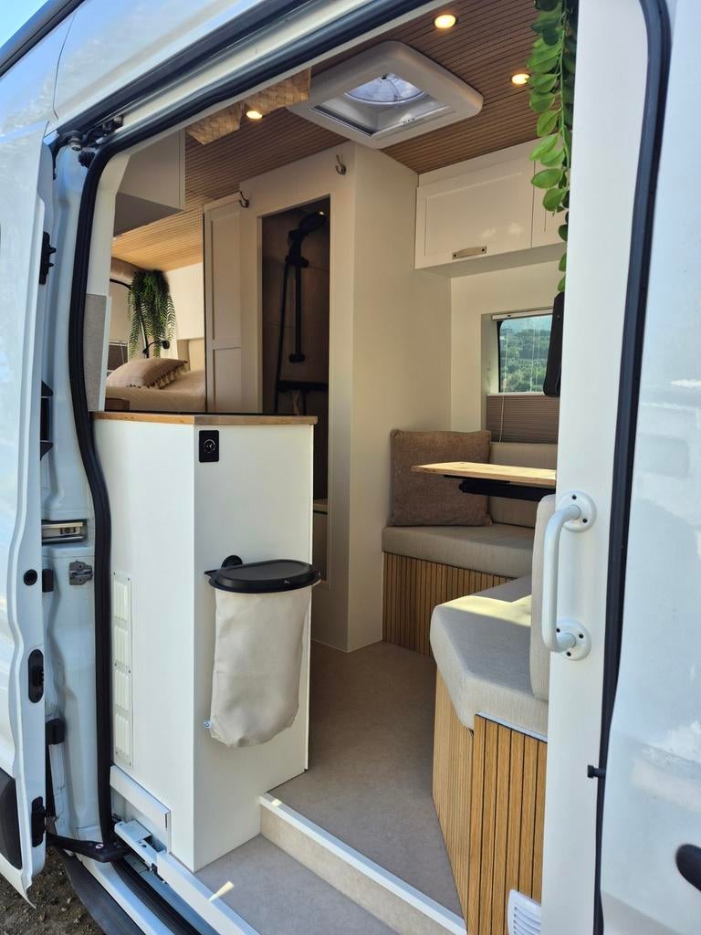 Unieke Ford transit off-grid camper L4H3, Caravans en Kamperen, Campers, Buscamper of Camperbus, Afzuigkap, Ford, 6 tot 7 meter