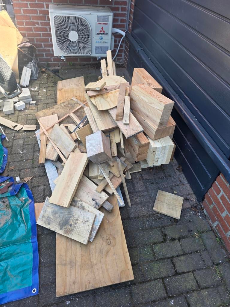 Diverse partij resthout en planken gratis zsm ophalen, Gebruikt, 25 tot 50 mm, Overige typen, Ophalen of Verzenden