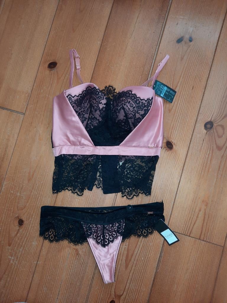 nieuwe noir lingeriesetje hunkemoller bustier 80D string L, Ophalen of Verzenden, Zwart, String