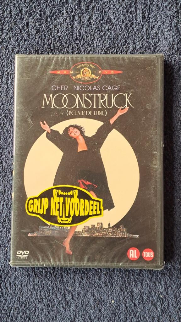 Moonstruck "Nicolas Cage, Cher", Vanaf 16 jaar, Ophalen of Verzenden, Zo goed als nieuw, Actiekomedie